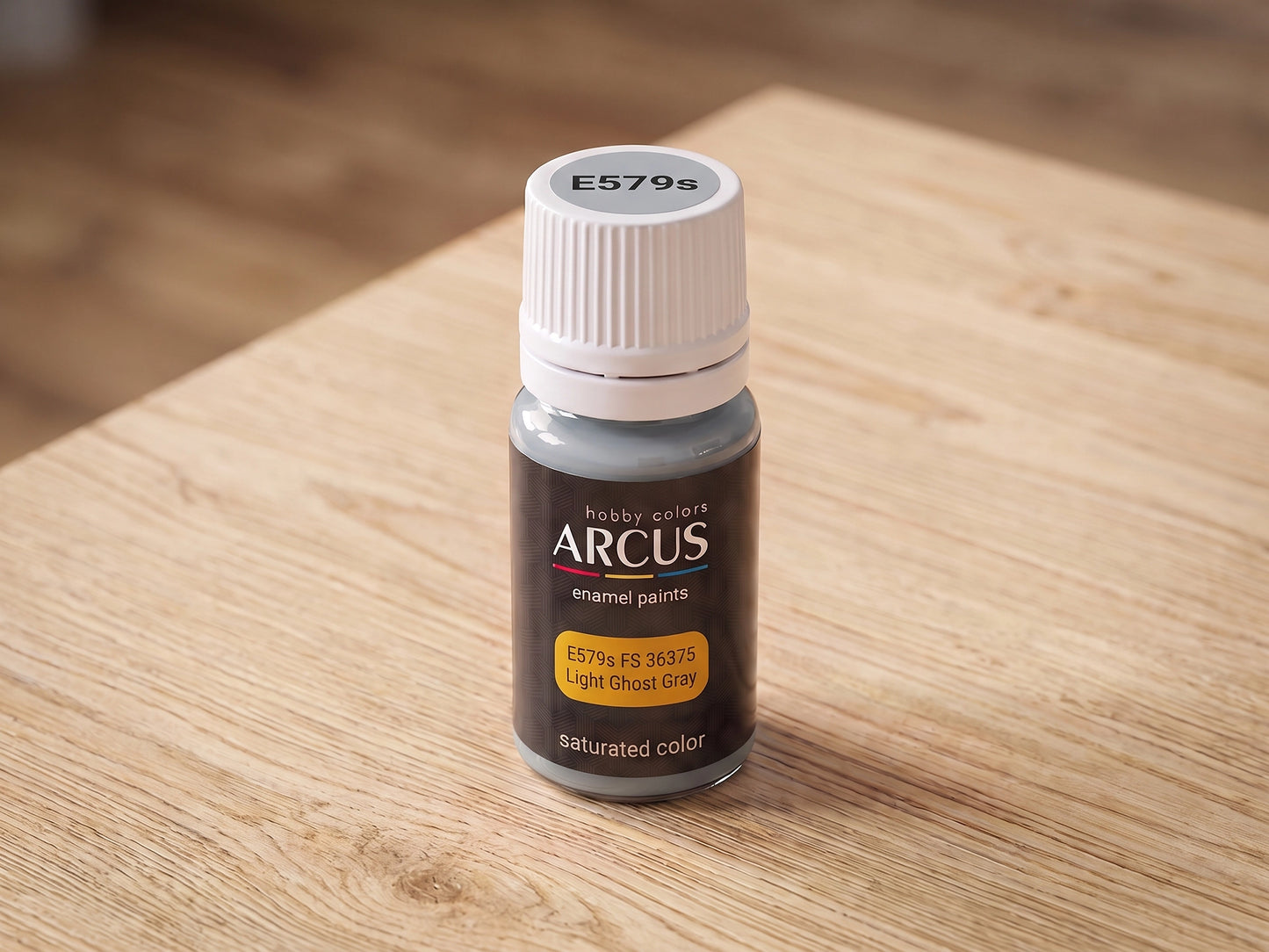Arcus 579 Light Ghost Gray bottle