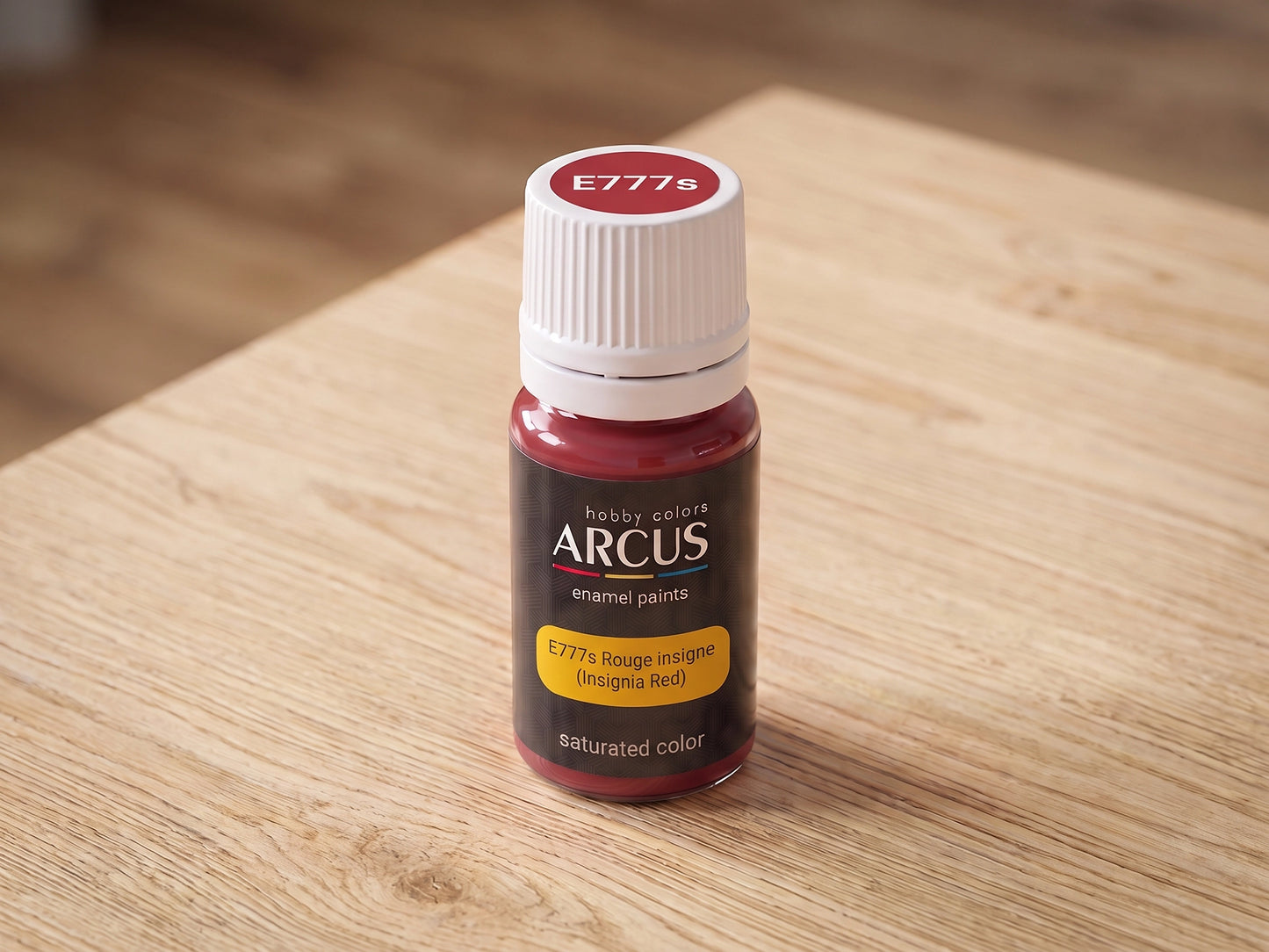 Arcus 777 Insignia Red bottle