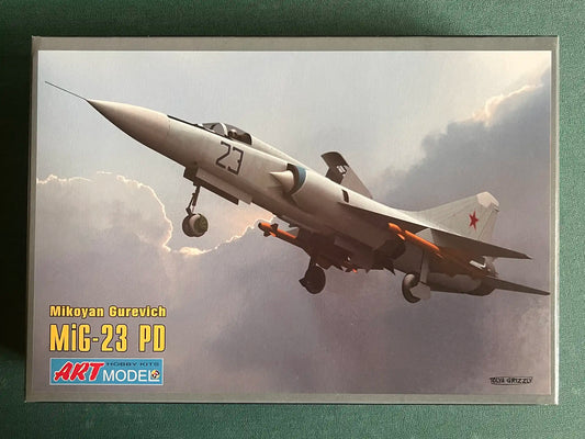 Art Model AM 7208 box