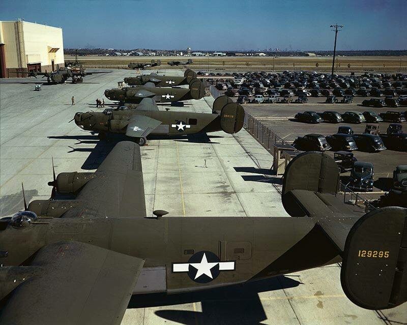 Consolidated B-24Hs at Fort Woth plant