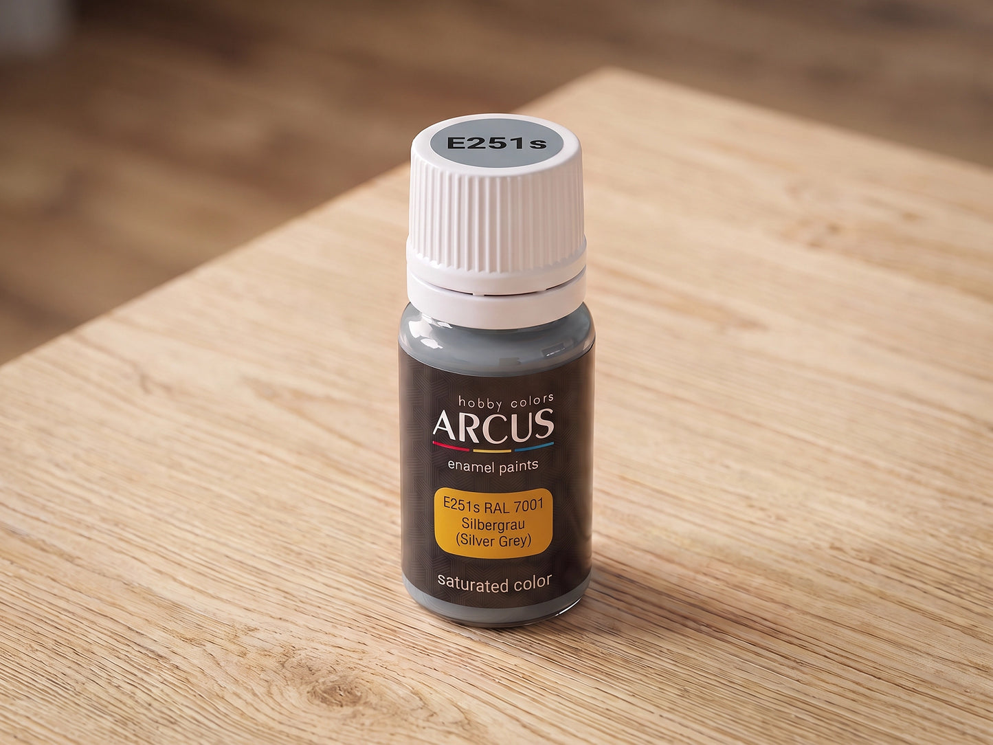 Arcus 251 Silver Grey bottle