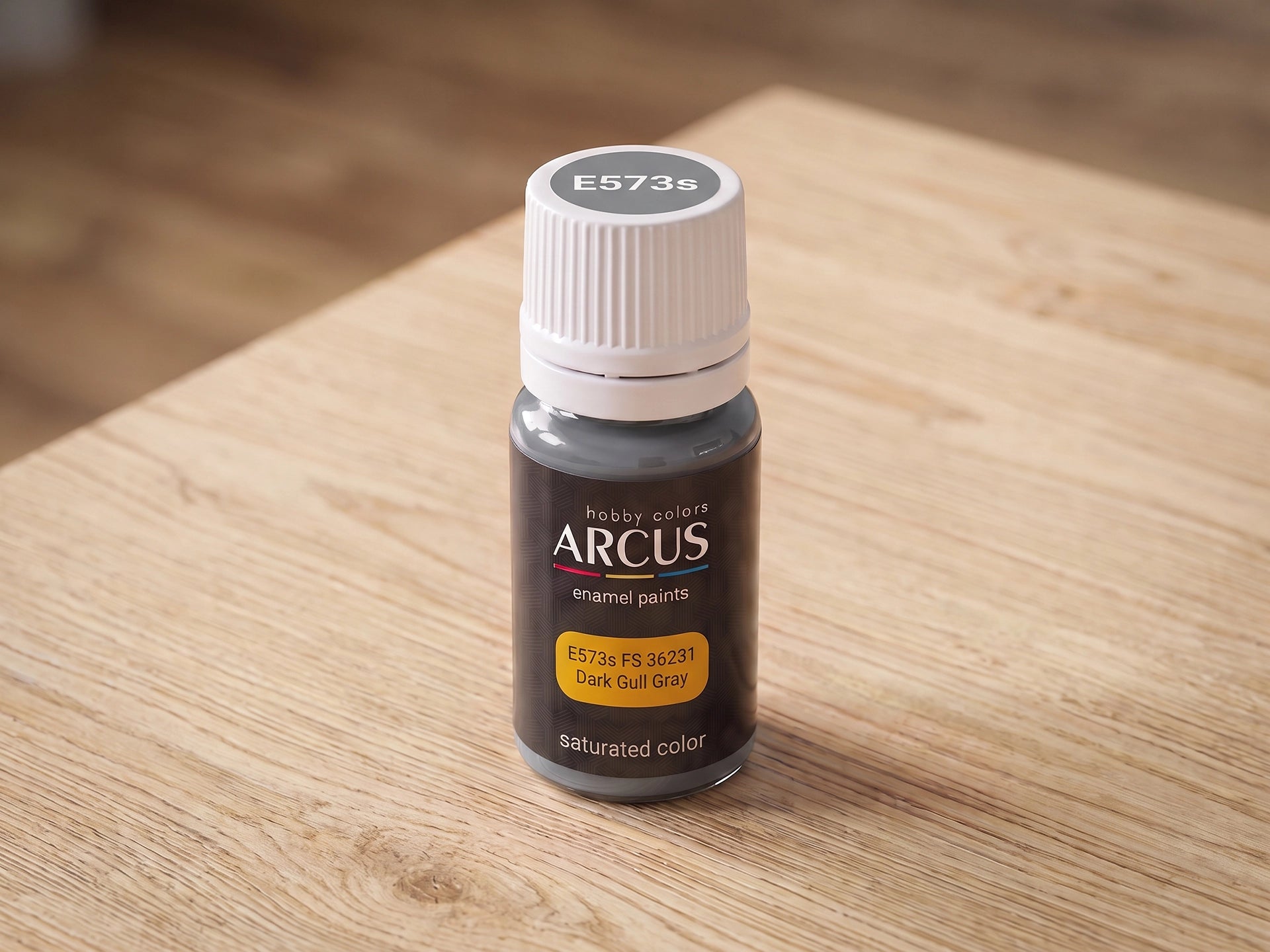 Arcus 573 Dark Gull Gray bottle