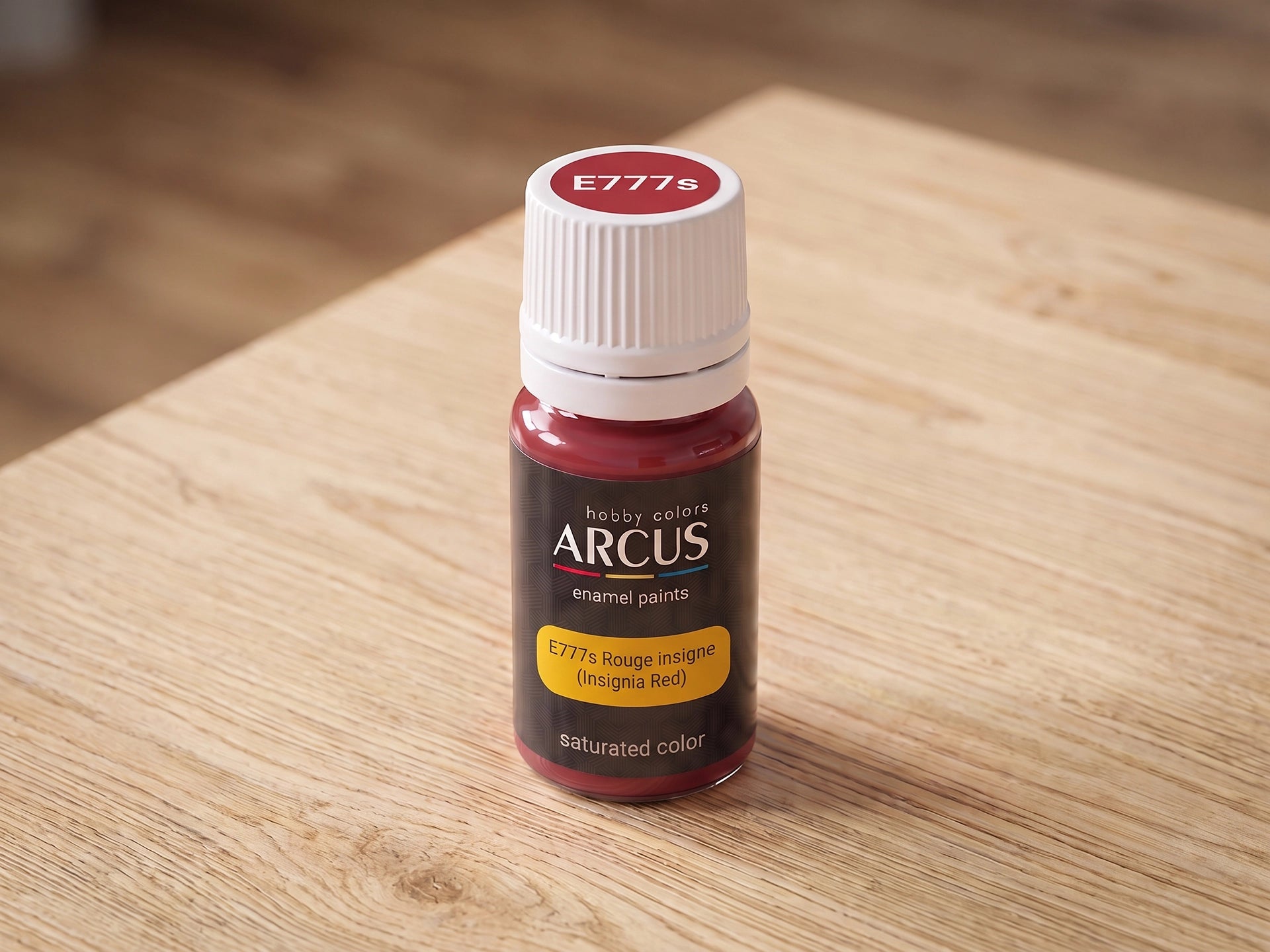 Arcus 777 Insignia Red bottle