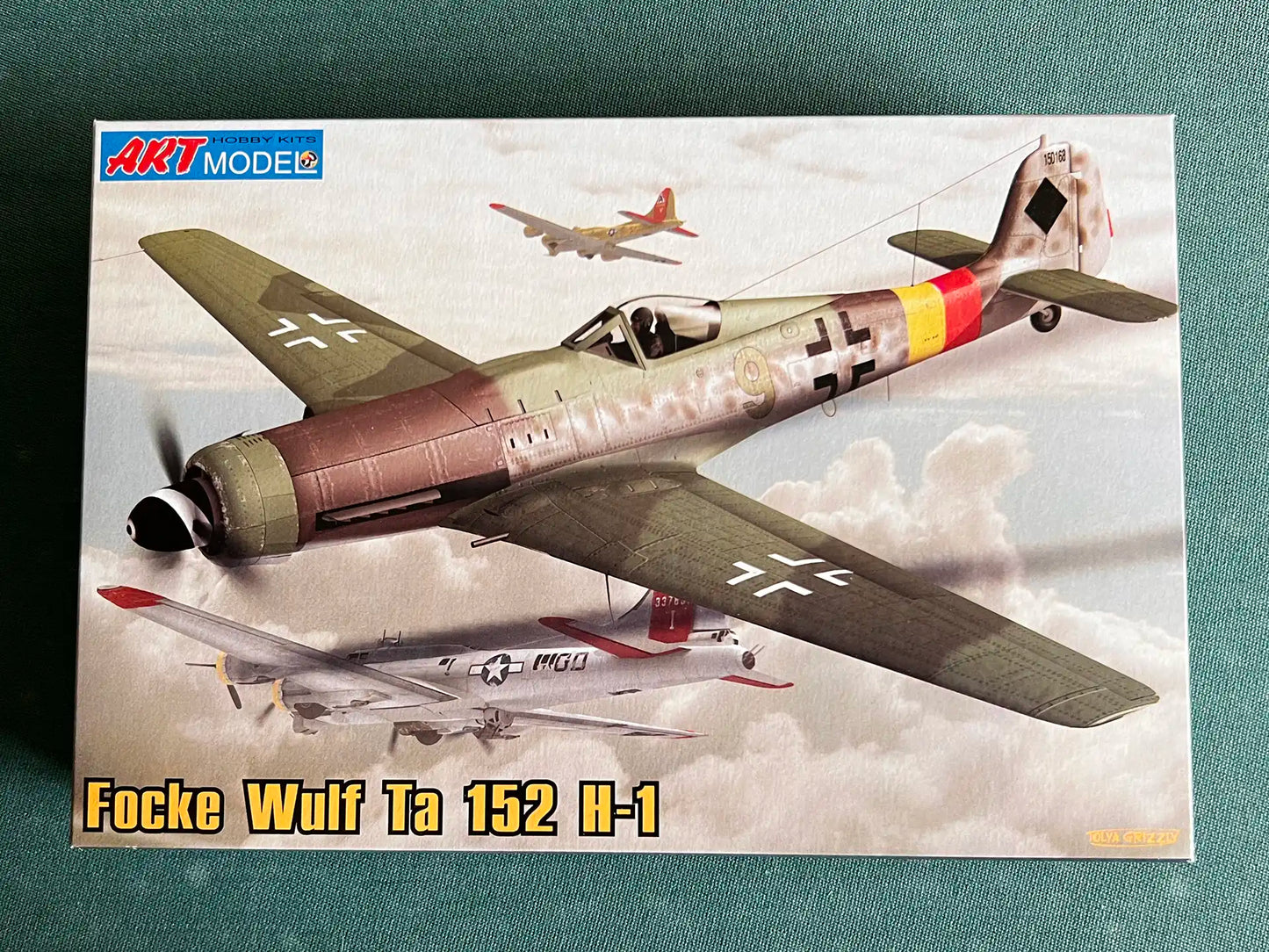Art Model AM 7204 box