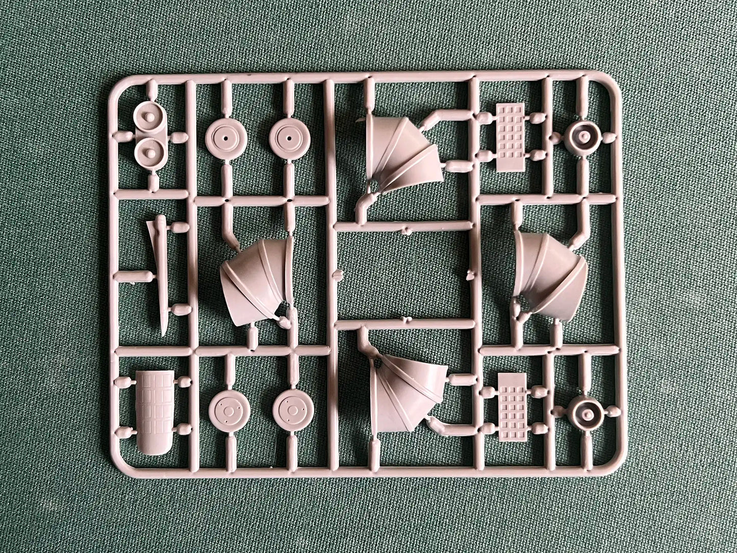 Art Model AM 7205 sprue 5