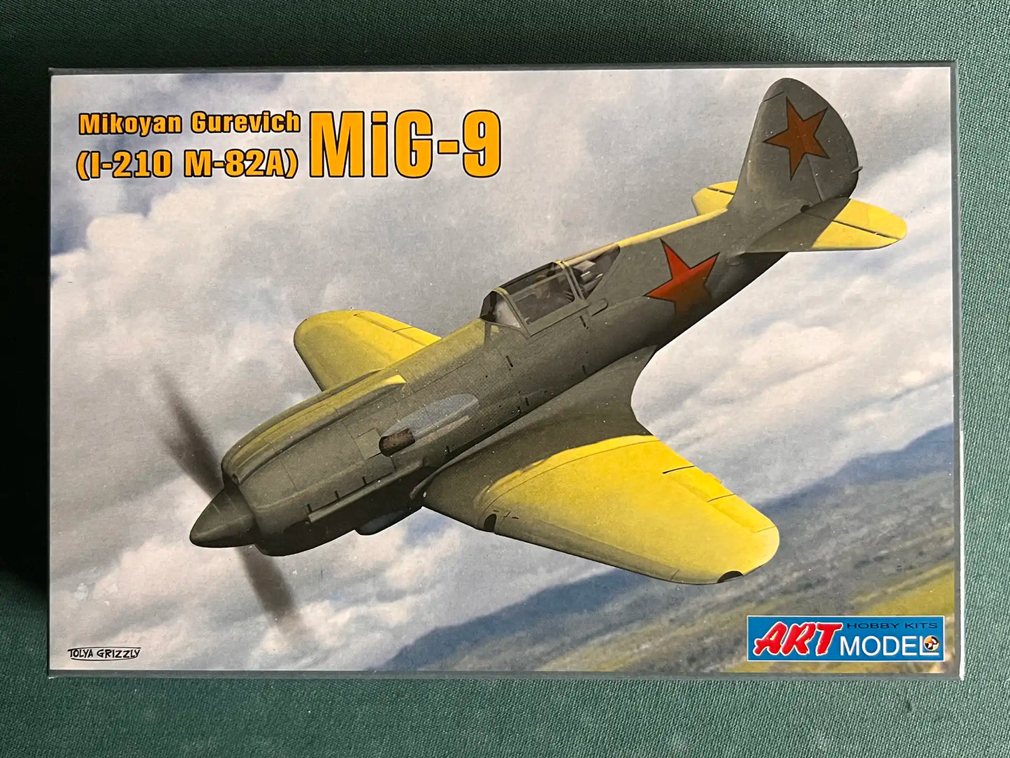 Art Model AM 7207 box