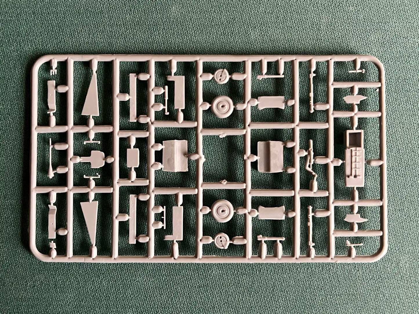 Art Model AM 7208 sprue 2