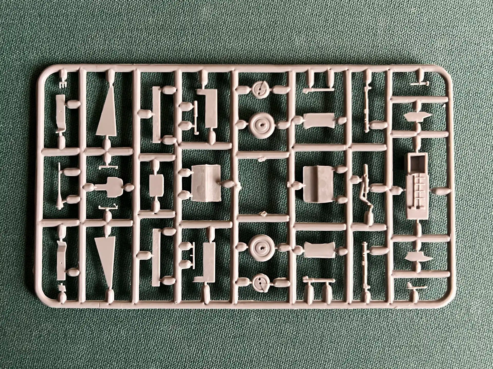 Art Model AM 7208 sprue 2