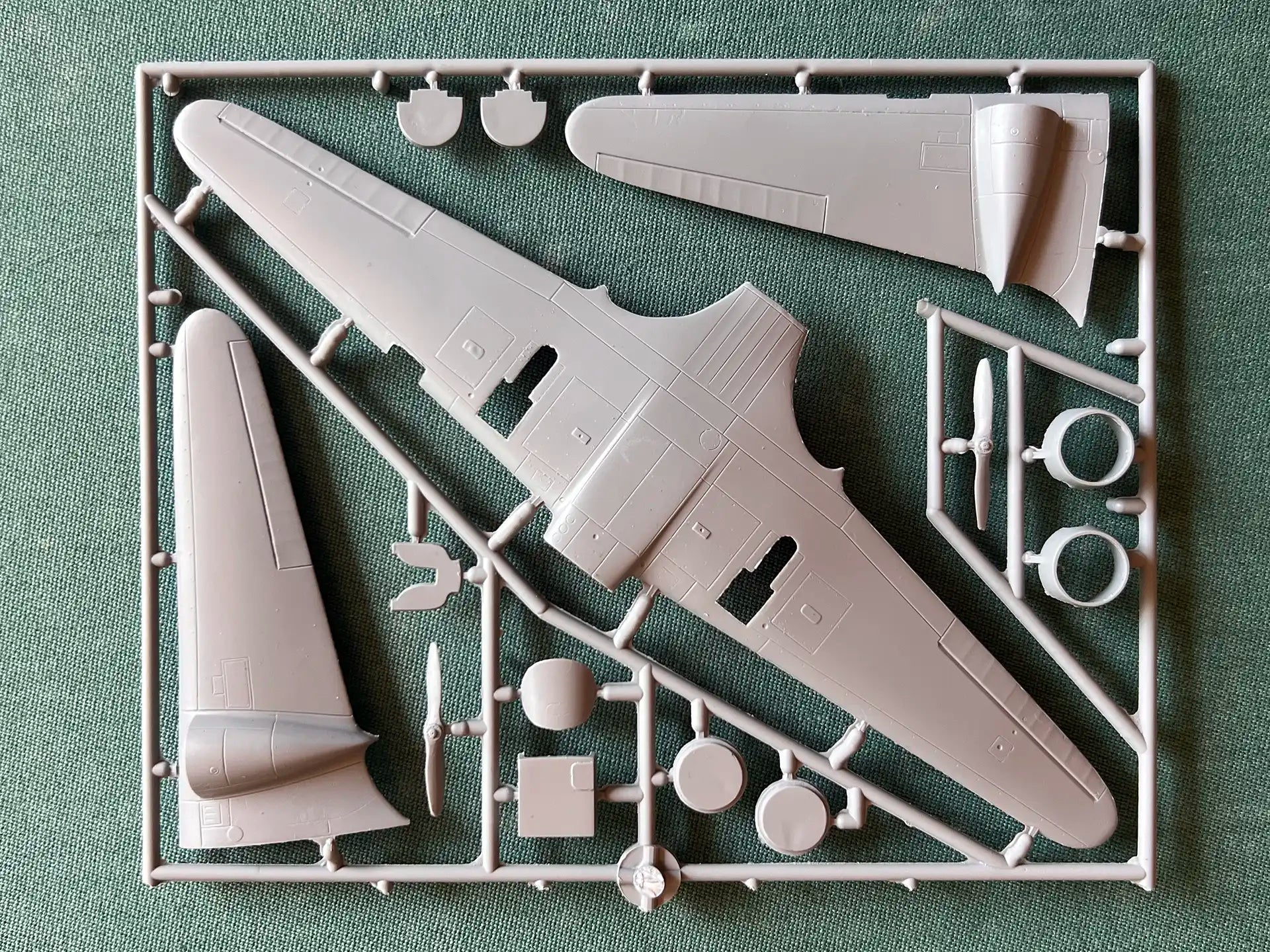 AZ Model 7385 sprue 1