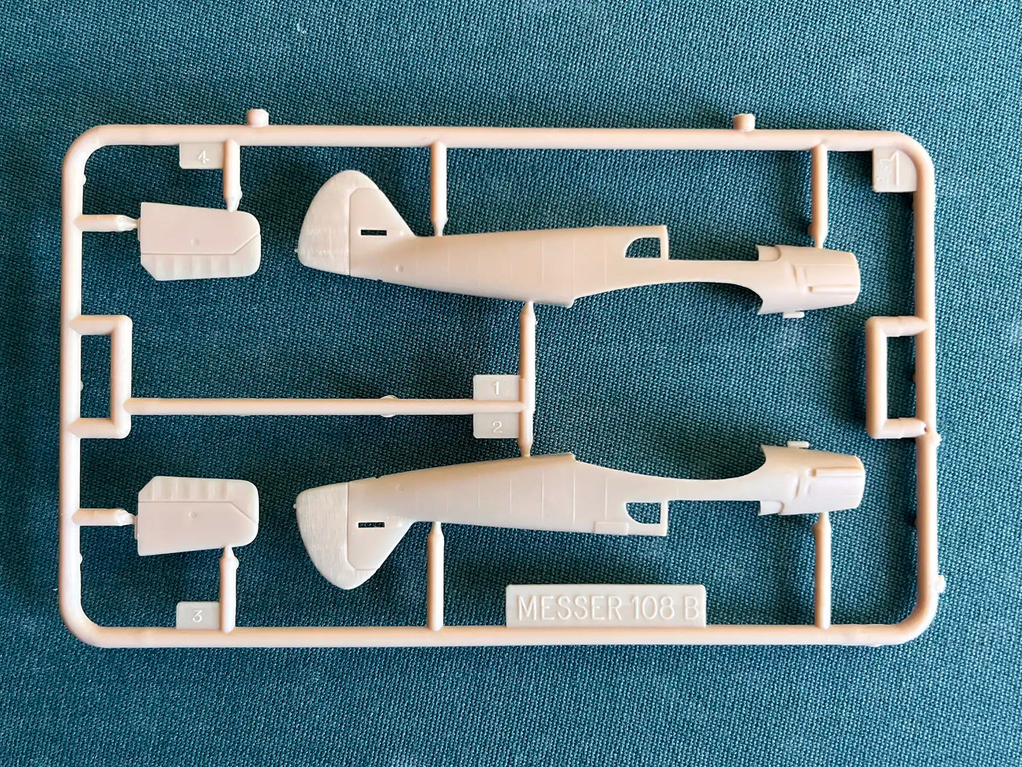 Heller 80231 sprue 1