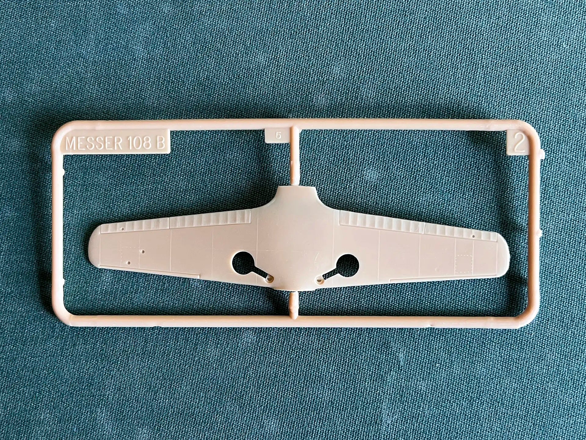 Heller 80231 sprue 2