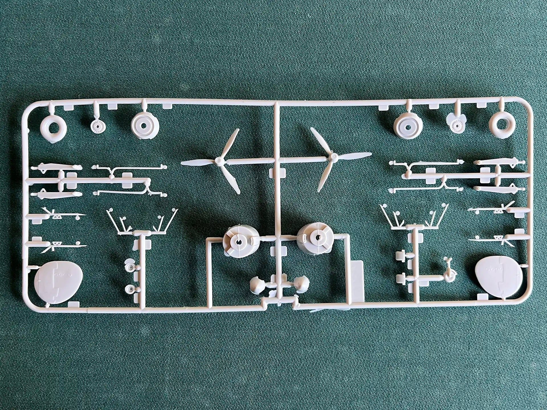MisterCraft F-50 sprue 4