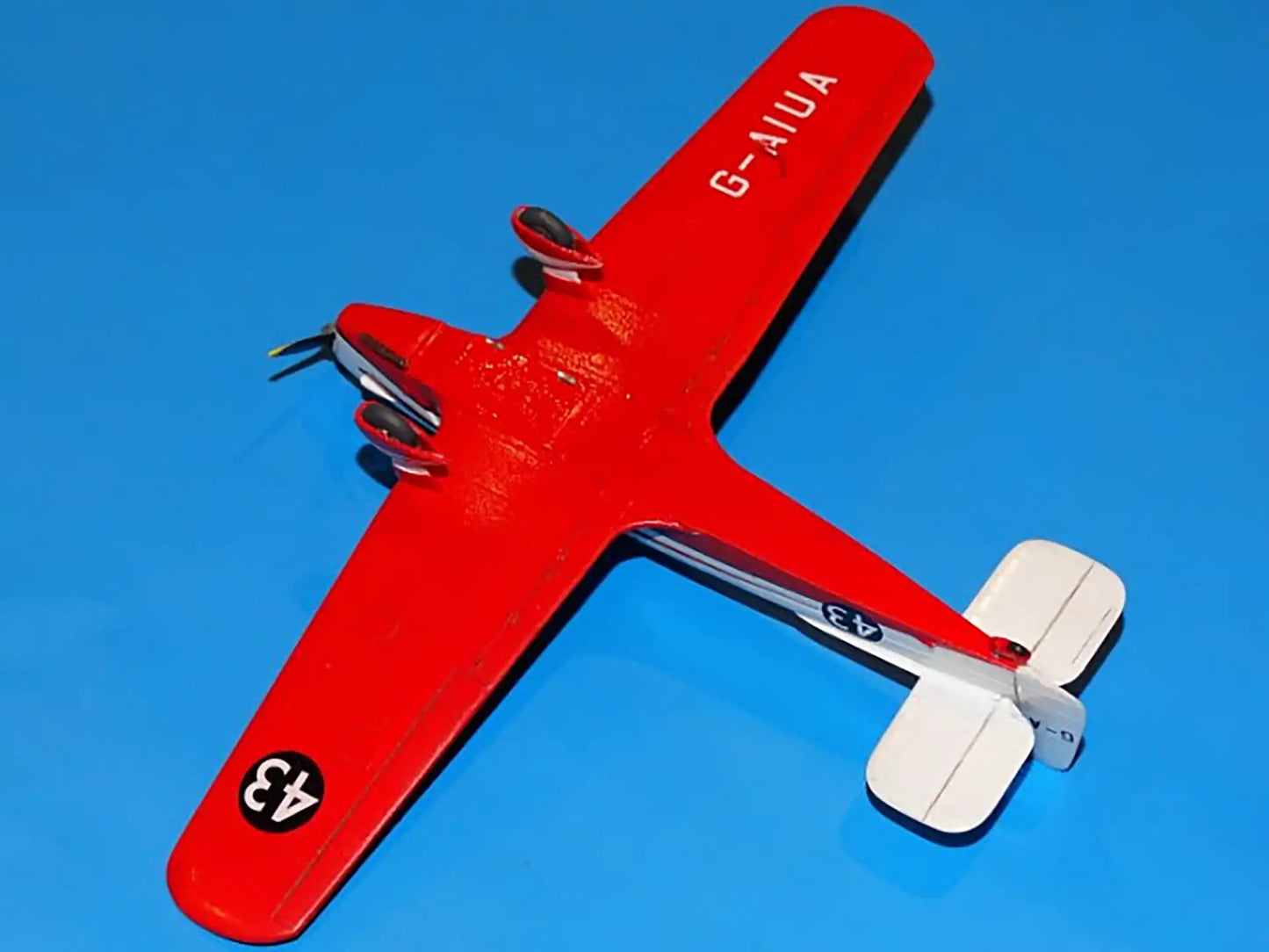 RS 92167 Miles Magister reg. G-AIUA, bottom view